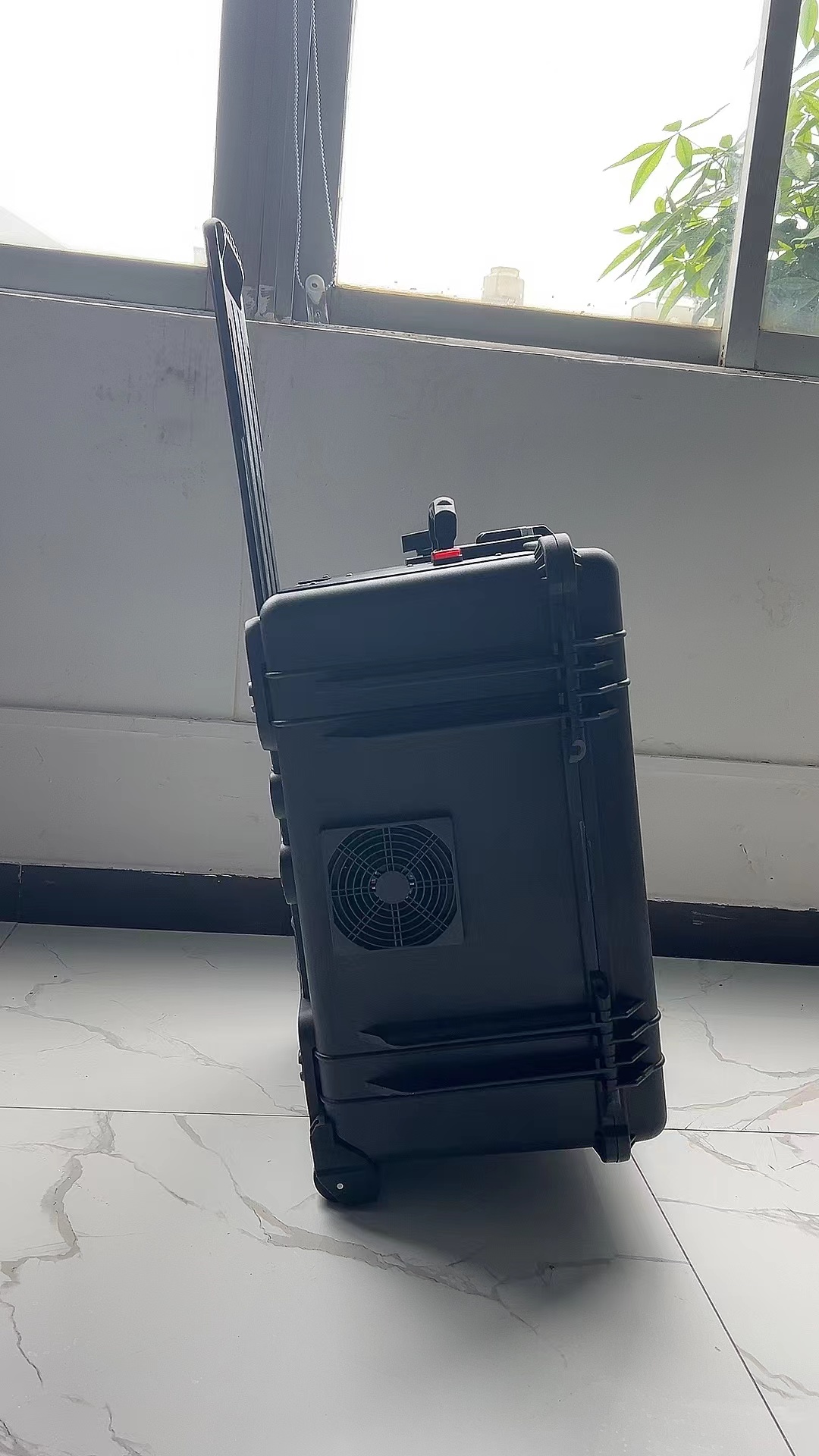 天涯镇手拉箱型移动通信干扰器